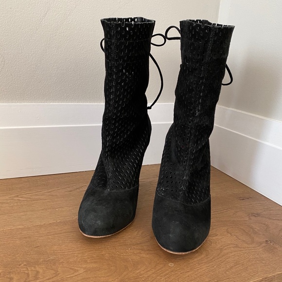 Hugo Boss  Booties size 8 - Picture 2 of 6